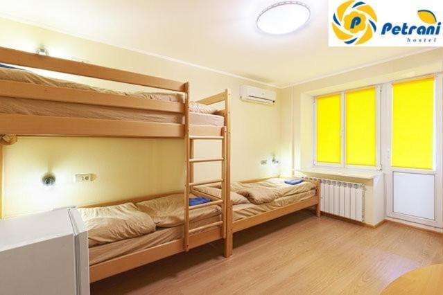 Petrani Hostel Kiev Exterior photo